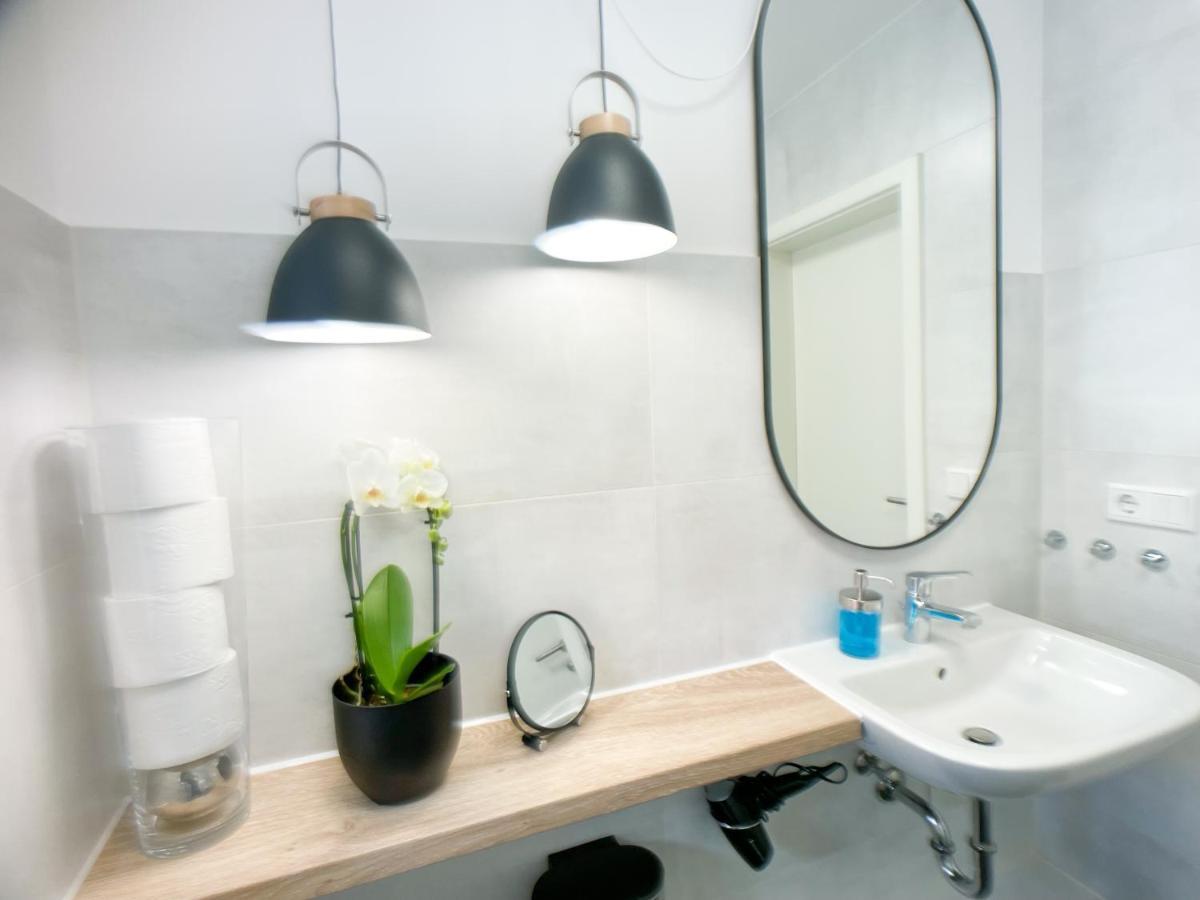M-Style 02 Apartment Mit Balkon 24H Self-Check-In, Free Parking, Netflix Nuremberga Exterior foto
